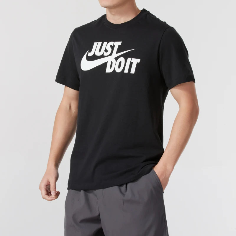 Nike Men's Tee Just Do It Swoosh Short-Sleeved Comfortable, Breathable and Trendy T-Shirt