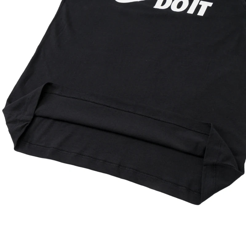 Nike Men's Tee Just Do It Swoosh Short-Sleeved Comfortable, Breathable and Trendy T-Shirt
